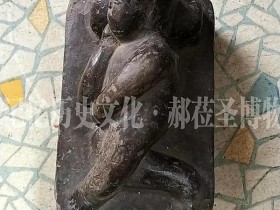 青岛老里院之名刻砖雕